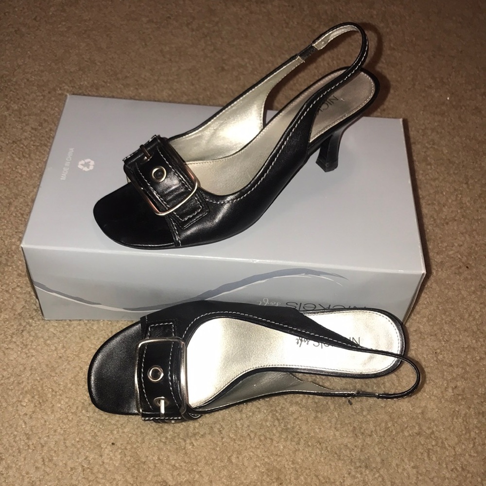 Cute buckle detail kitten heel shoes